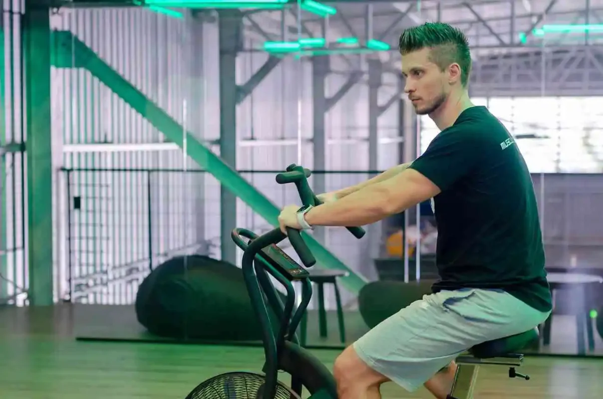 Cycling with exercise bikes and some benefits