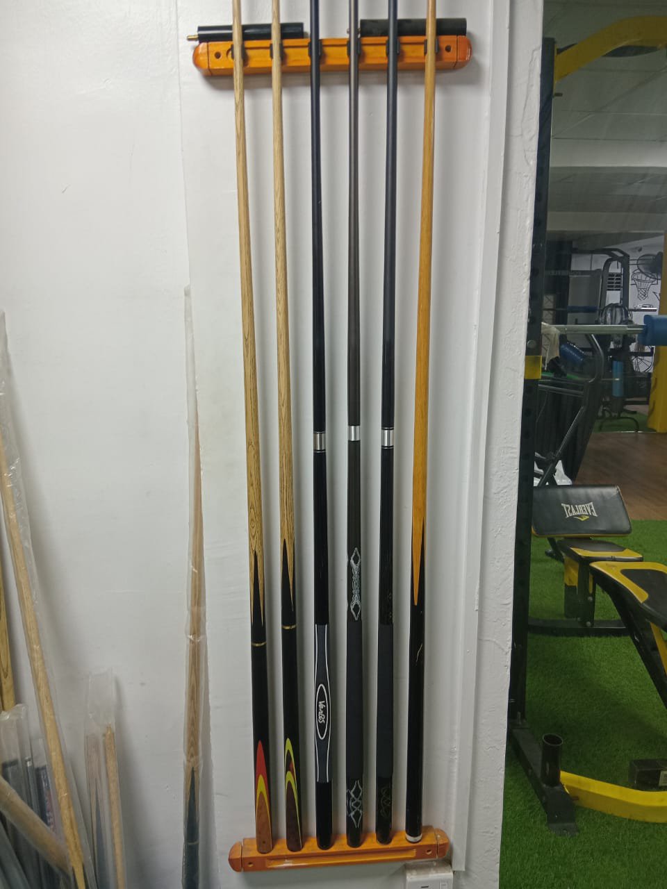 Cue stick hanger - Image 3