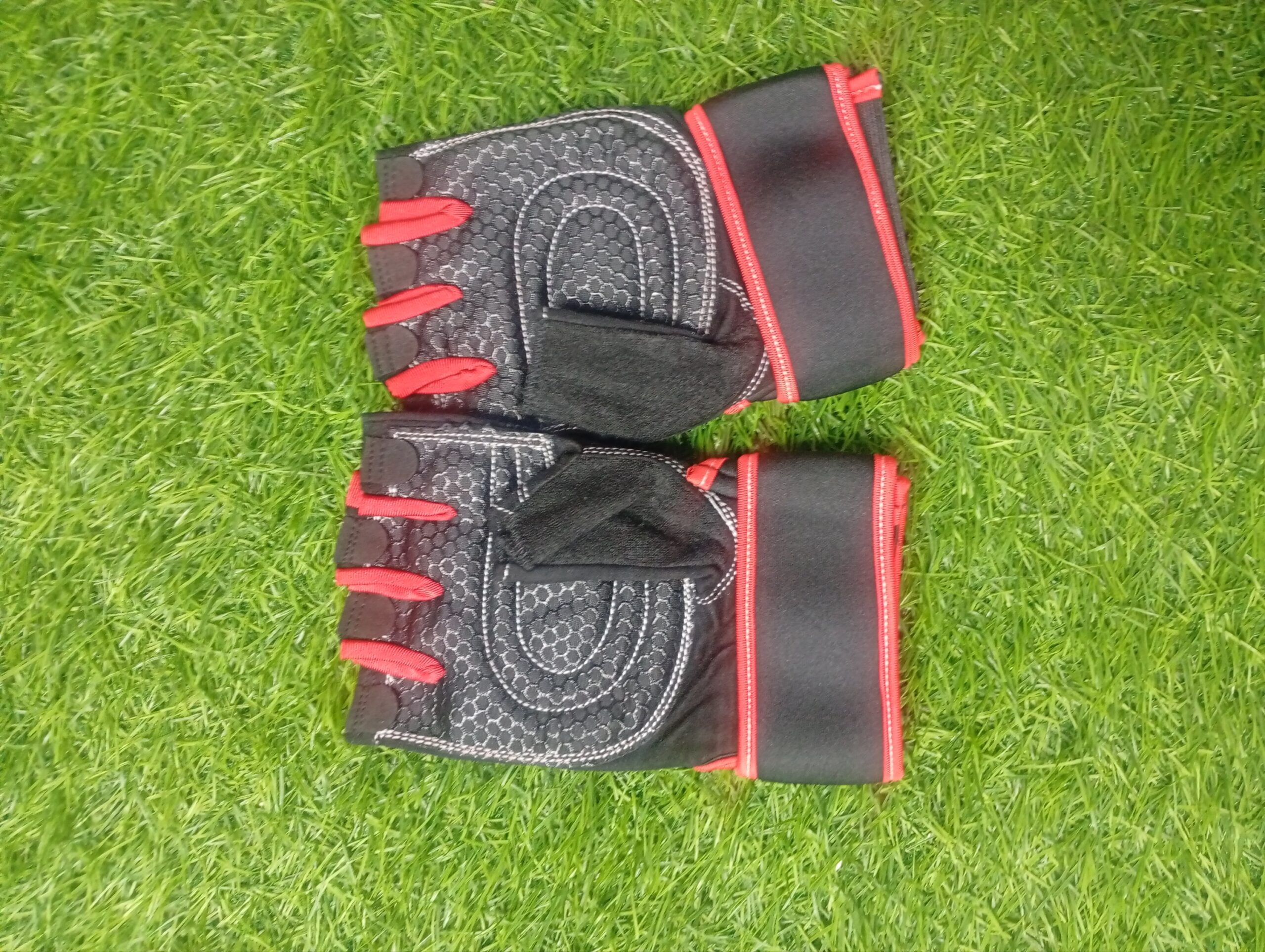 Gym Gloves With Wrist Wrap - Image 4