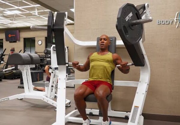 Decline Chest Press Machine