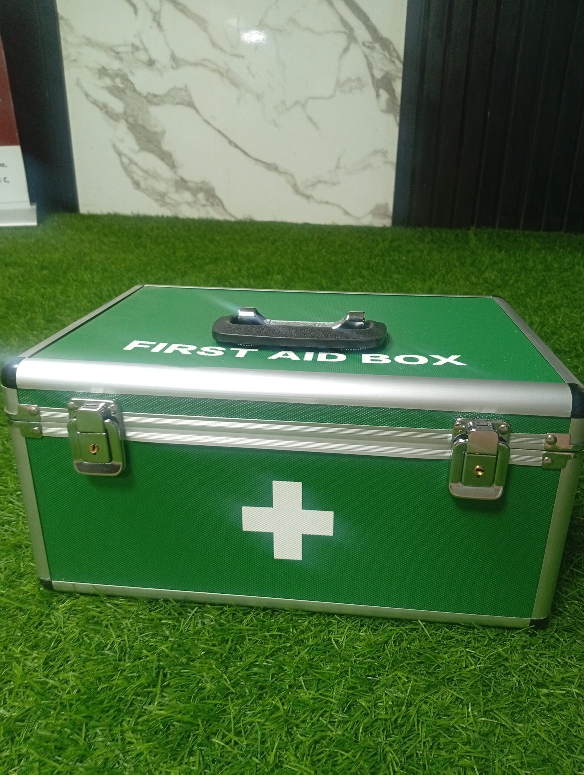 First aid box - Image 3