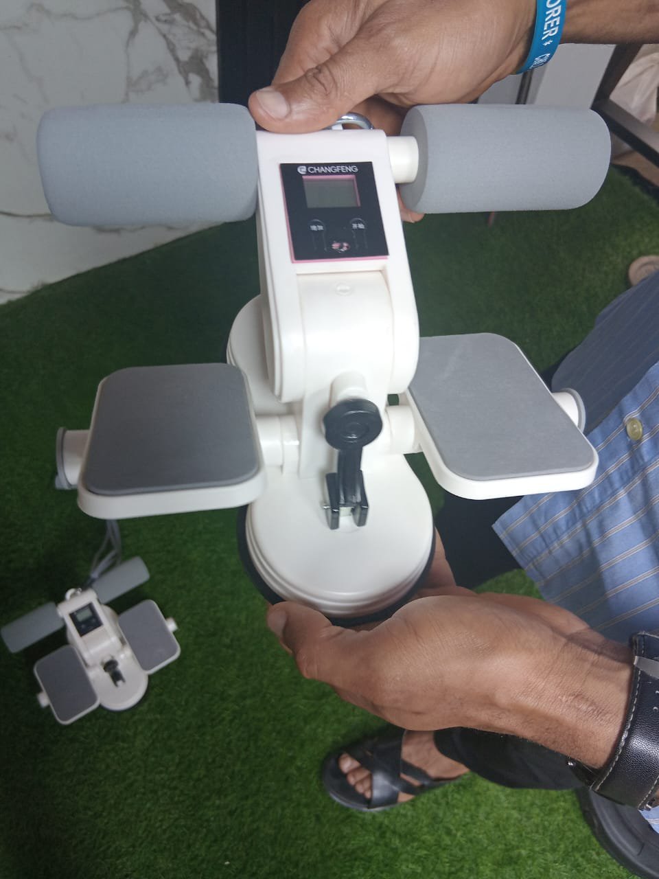 Dual Suction sit up assistant with timer - Image 6